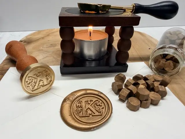 Lakstempel Italia letter K